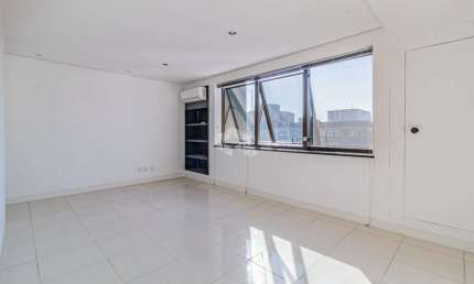 Sala comercial andar alto à  venda no Bairro Moinhos de Vento.