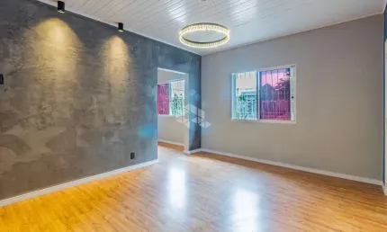Casa 4 dormitórios/Quartos  com piscina e Churrasqueira numTerreno 350m².