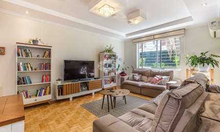 Apartamento 112,39m2 de área útil. 3 dormitórios semi-mobiliado no Bairro Rio Branco