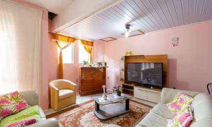 Casa com 245 m2, 3 dormitórios/quartos em Cachoeirinha