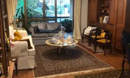 3 dormitórios/quartos, suíte, sacada, churrasqueira, 2 garagens, 145m² área útil.