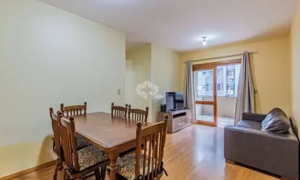 Apartamento com 3 dormitórios e garagem coberta, no bairro Camaquã.