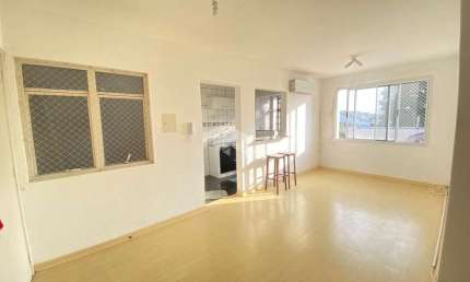 Apartamento 47mm² com 1 dormitório no bairroTristeza