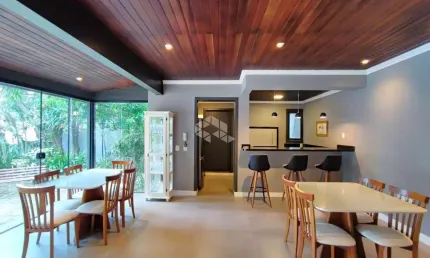Casa em Condomínio com 3 dormitórios, 323m² no bairro Pedra Redonda em Porto Alegre