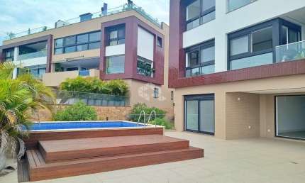 Apartamento nos altos da Maracá com 3 suítes, 4 vagas e piscina privativa.