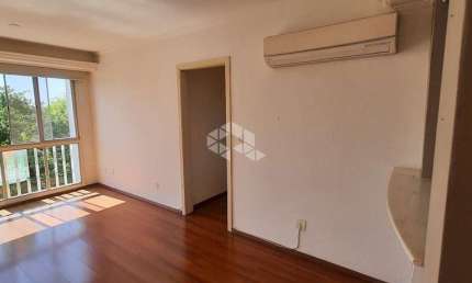 Apartamento 03 dormitórios no Bairro Cristal com vista para o Guaíba