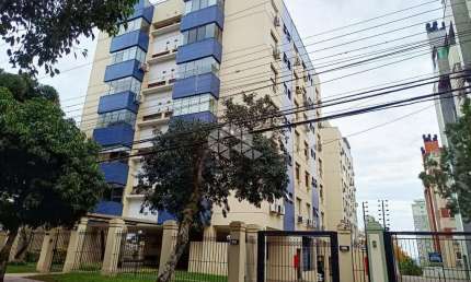 Cobertura com linda Vista e elevador em excelente localização no Bairro Tristeza