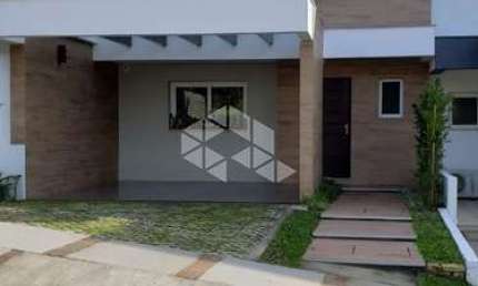 Linda Casa semi mobiliada em condomínio fechado no Bairro Vila Nova  na Zona Sul de POA.