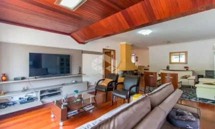 Casa 3 quartos com suíte e 4 vagas de garagem em condomínio fechado no Bairro Pedra Redonda