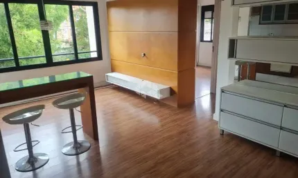 Apartamento 02 dormitórios, desocupado e semi mobiliado próximo do Barra ShoppingOPPING