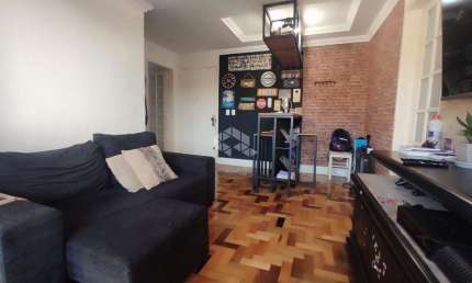 Apartamento 02 dormitórios, 70,37m², vaga coberta no bairro Cristal