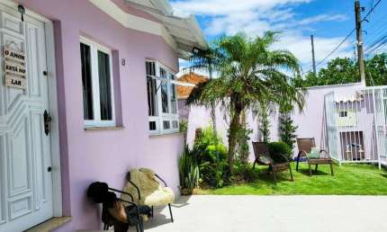 Casa a venda no Bairro Igara com 2 dormitórios , 1 suíte, espaço gourmet e pátio com piscina