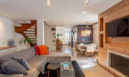Casa com 3 dormitórios, mobiliada no Bairro Espirito Santo