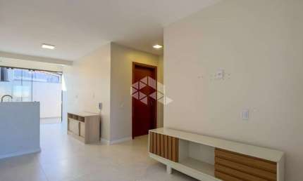 Casa térrea em condomínio com infra completa, 2 dormitórios, churrasqueira e garagem na Hípica/Zona Sul