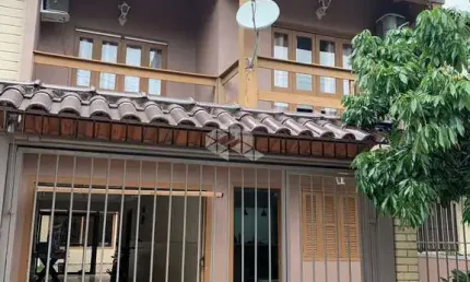 Excelente sobrado com três dormitórios e suíte no Porto Verde Alvorada.