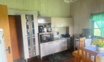 Casa com 03 dormitórios em Alvorada no Bairro Formoza.