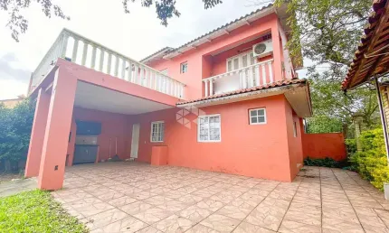 Casa com 02 dormitórios no jardim Algarve em Alvorada.