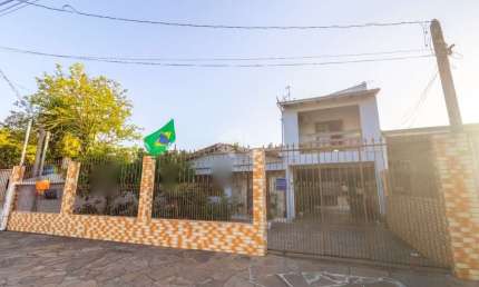 Casa com 3 quartos à venda na Rua Osvaldo Cruz, 159, Maringá, Alvorada