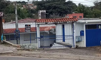 Casa em Alvenaria, garagem para 2 carros Bairro Santa Izabel