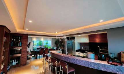 Cobertura Duplex de Luxo, Mobiliada, com Quatro Quartos, Quatro Vagas, Piscina e Três Banheiros no Bairro Madureira