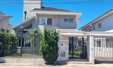 Casa 2 pavimentos com piscina alto padrão Cidade Nova