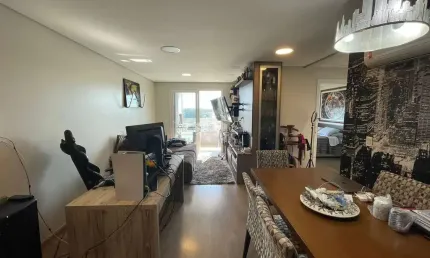Apartamento com 02 dormitórios no bairro Sagrada Família em Caxias do Sul/RS