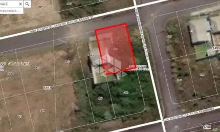 Terreno de esquina com 423 m², localizado no Bairro São Giacomo.