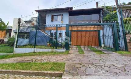 Casa 3 dormitórios, Suíte, Piscina, Salão Festas, Cavalhada