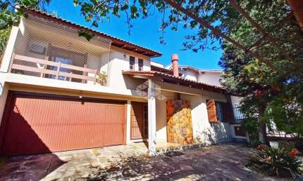 Casa 3 dormitórios, terreno amplo, piscina, Ipanema