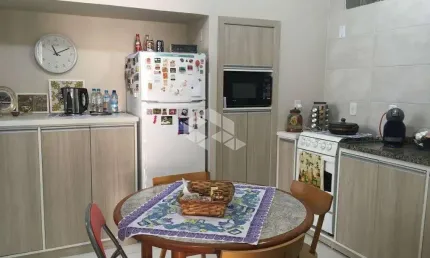 Apartamento com 4 dormitórios e 137 metros privativos