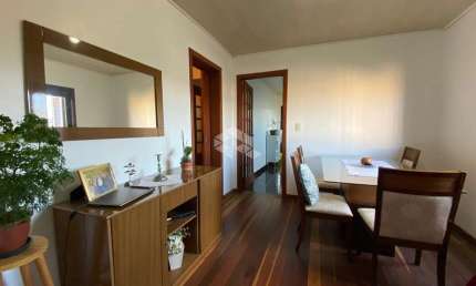 Casa de 3 dormitórios com 190m² e 4 vagas de garagens no bairro Bom Jesus