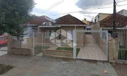 Casa à venda no partenon com 3 quartos e amplo pátio
