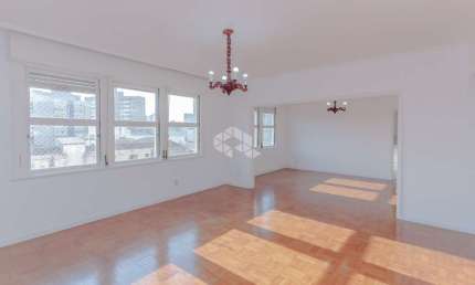 Apartamento de 03 dormitórios com 159m² no bairro Bom Fim.