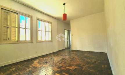 Apartamento de 2 dormitórios com 65m² no bairro Azenha.