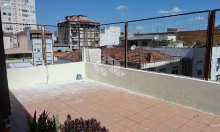 Cobertura espaçosa no bairro Santana com 4 dormitórios.