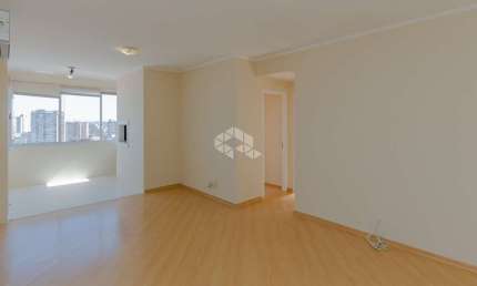 Apartamento de 02 dormitórios e 02 vagas com 67m² no bairro Floresta.