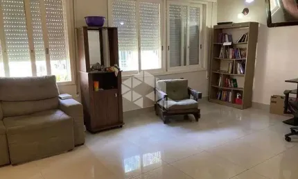 APARTAMENTO COM 3 DORMITÓRIOS, 1 SUÍTE  E 02 VAGAS COM 123M² NO MENINO DEUS!