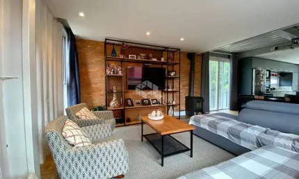 Casa container à venda no bairro Teresópolis com 3 quartos (1 suíte) e 370m²