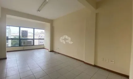 Sala de 27,19 m² com 1 vaga no bairro Passo de Areia.