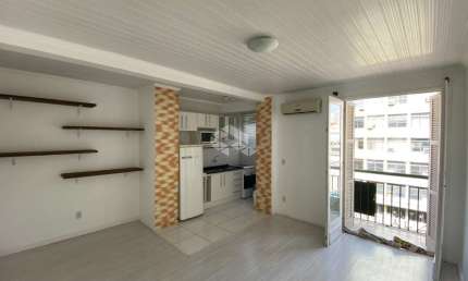 Apartamento com 43,33 m² de 1 dormitório no bairro Floresta.
