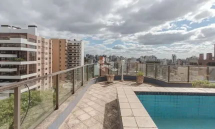 Cobertura com 03 dormitórios/quartos, 03 vagas/box, no bairro Petrópolis em Porto Alegre RS