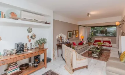 Apartamento com 3 dormitórios, 1 suíte, 3 vagas de garagem, Petrópolis, Porto Alegre, RS