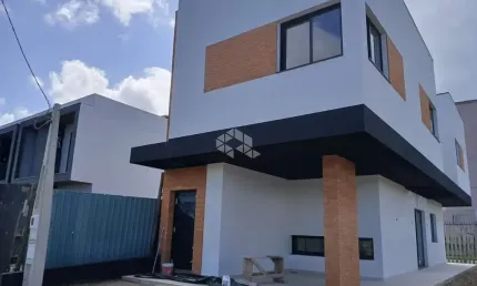 Casa / Sobrado  em condomínio fechado - 3 dormitórios.