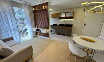 Apartamento com 2 domitórios e uma vaga em Novo Hamburgo.