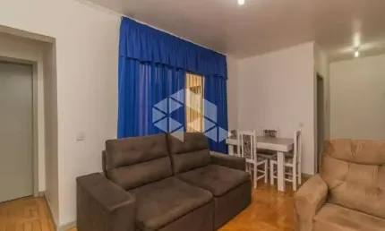 Apartamento com 2 dormitórios com 1 vaga de garagem na Vila Ipiranga.