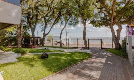 Casa à venda com 7 dormitórios, 4 suítes, 8 vagas de garagem, bairro ipanema, porto alegre.