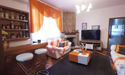 Apartamento de 03 dormitórios com 134m² no bairro Bom Fim em Poa.