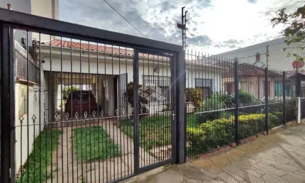 Casa em excelente localização em frente ao bourbon ipiranga.