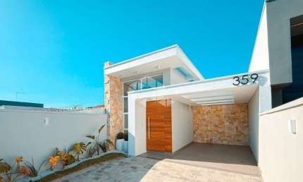 Casa térrea de 3 quartos 1 suíte 2 vagas, região nobre da Cidade