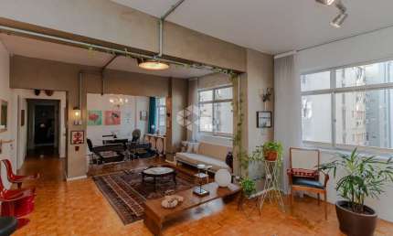 Apartamento à venda com 4 dormitórios/quartos no centro histórico de Porto Alegre/RS
